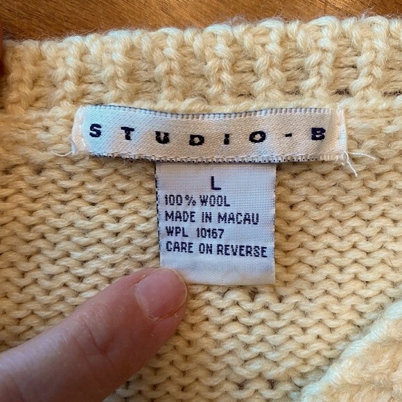 Studio B 100% Wool substantial tall cozy retro creamy long line knit pullover. - Picture 3 of 8